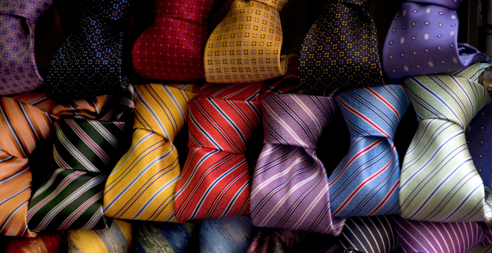 How to tie different types of knots?