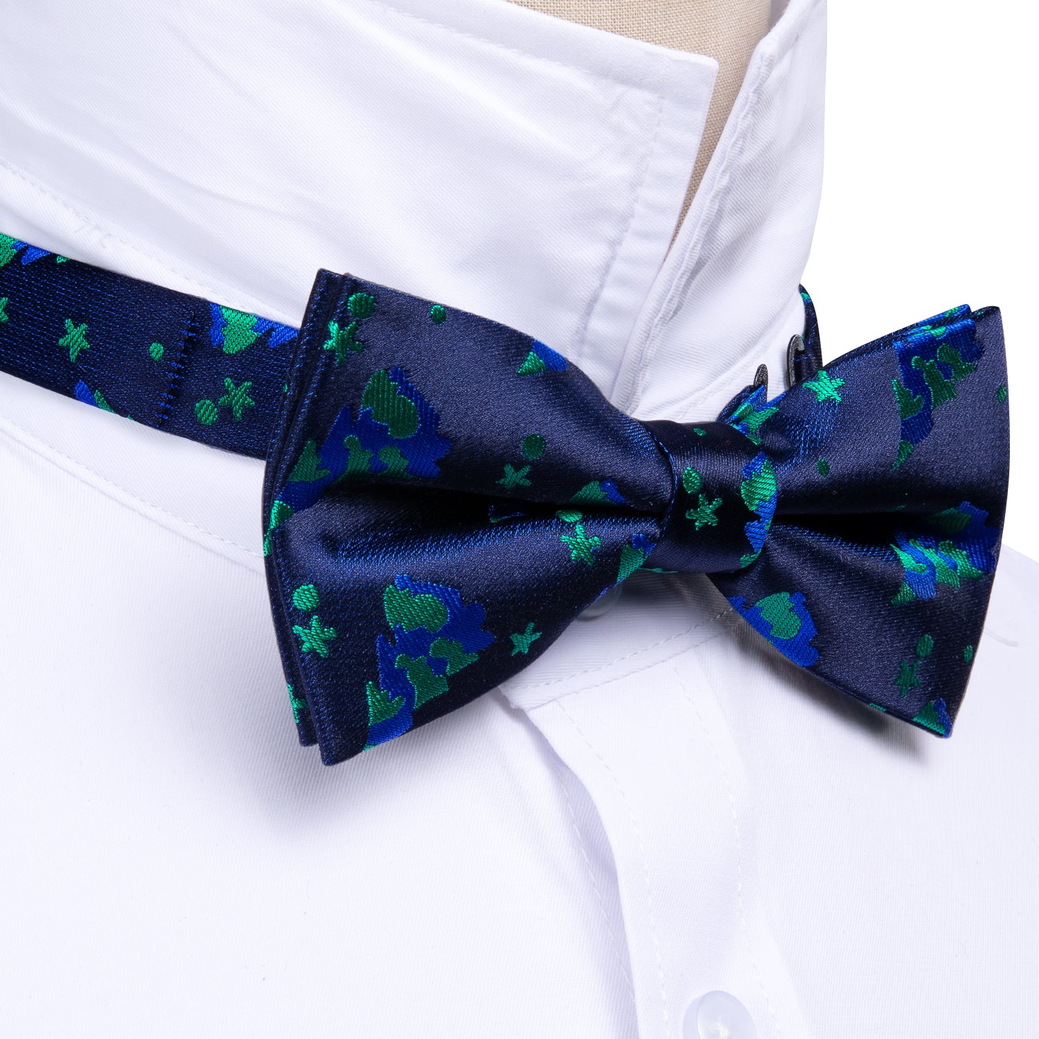 Christmas Blue Xmas Tree Silk Bow Tie Hanky Cufflinks Set